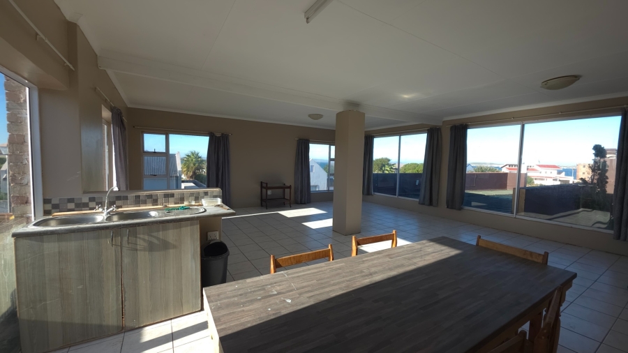 6 Bedroom Property for Sale in Bluewater Bay Western Cape